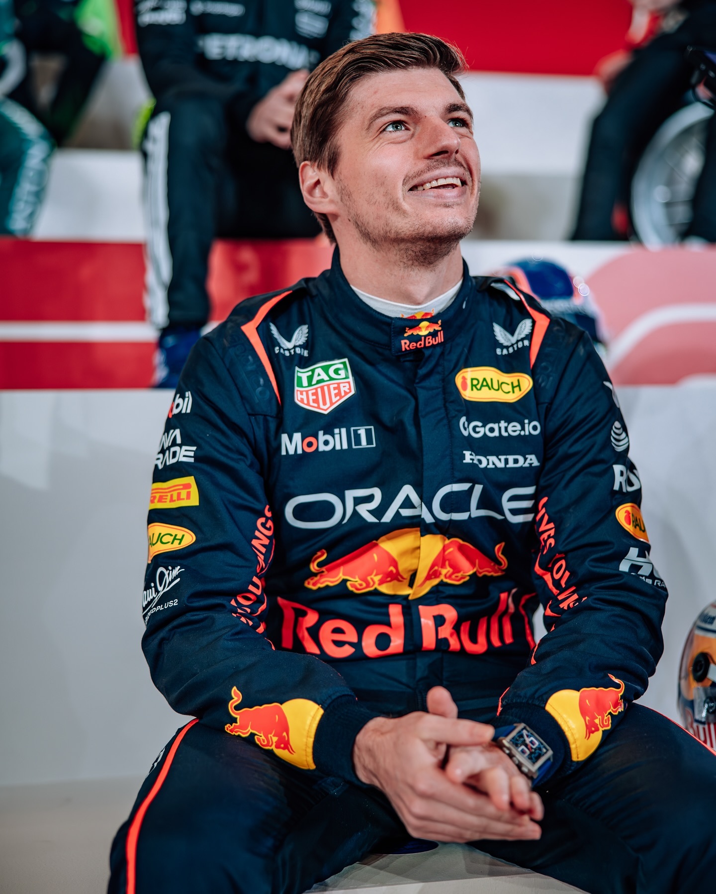 红牛车队轻取阿斯顿马丁，汉密尔顿统治全场