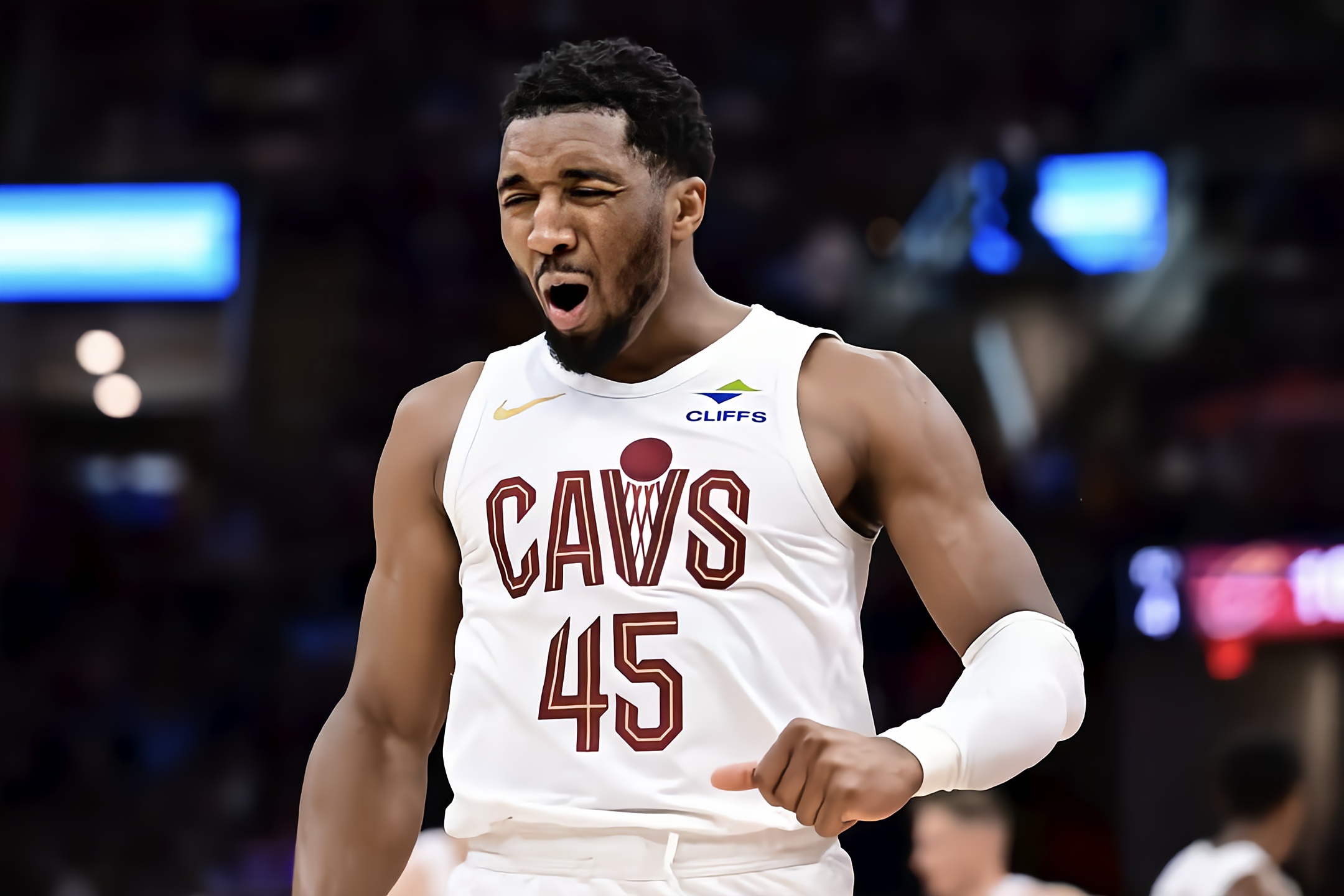 步行者横扫骑士，麦科勒姆统治全场