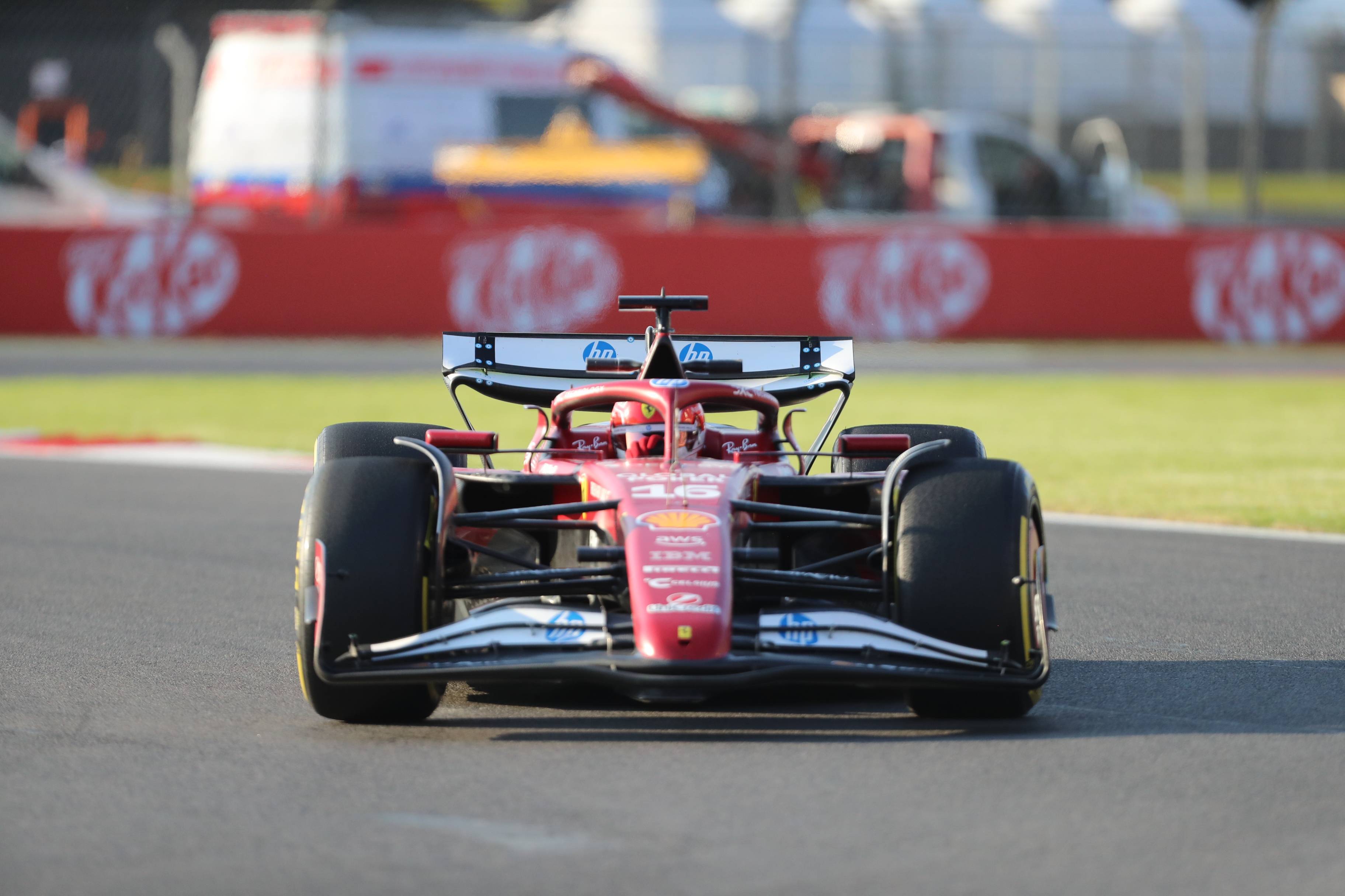 阿斯顿马丁鏖战红牛二队,阿隆索高光表现 阿斯顿马丁鏖战红牛二队,阿隆索高光表现