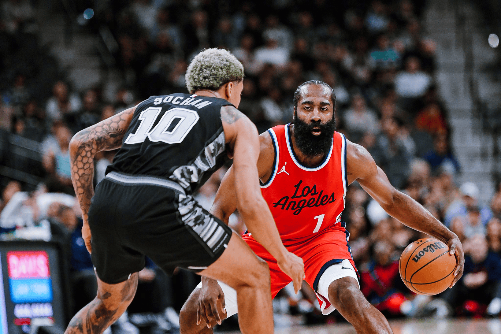 青岛队碾压四川队,哈登惊艳四座 青岛队碾压四川队,哈登惊艳四座