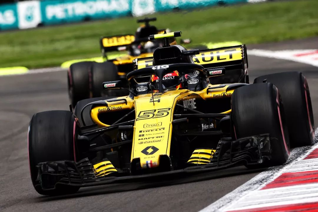 威廉姆斯险胜雷诺车队,拉塞尔扛起全队 威廉姆斯险胜雷诺车队,拉塞尔扛起全队