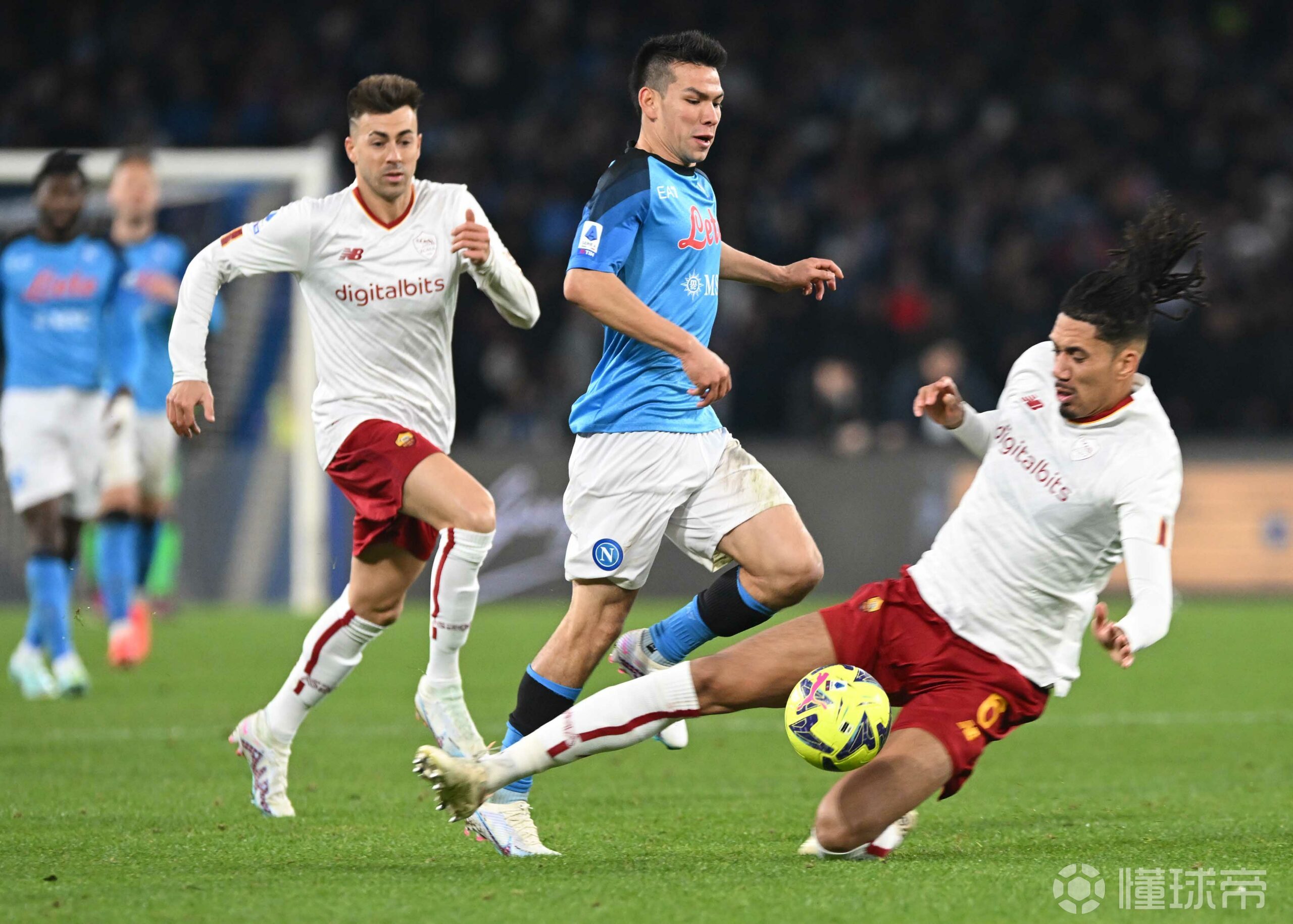 罗马主场迎战那不勒斯，双方争夺胜利
