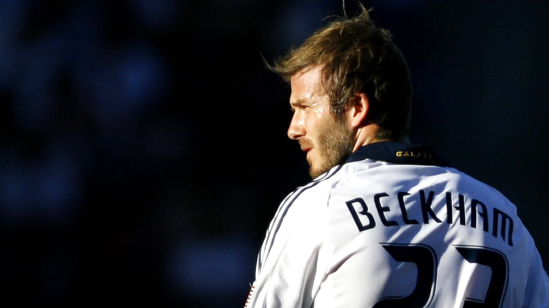 德甲争冠战之夜，德罗赞硬仗之王，跨越赛场的英雄共鸣